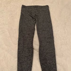 Grey sports leggings with pockets
